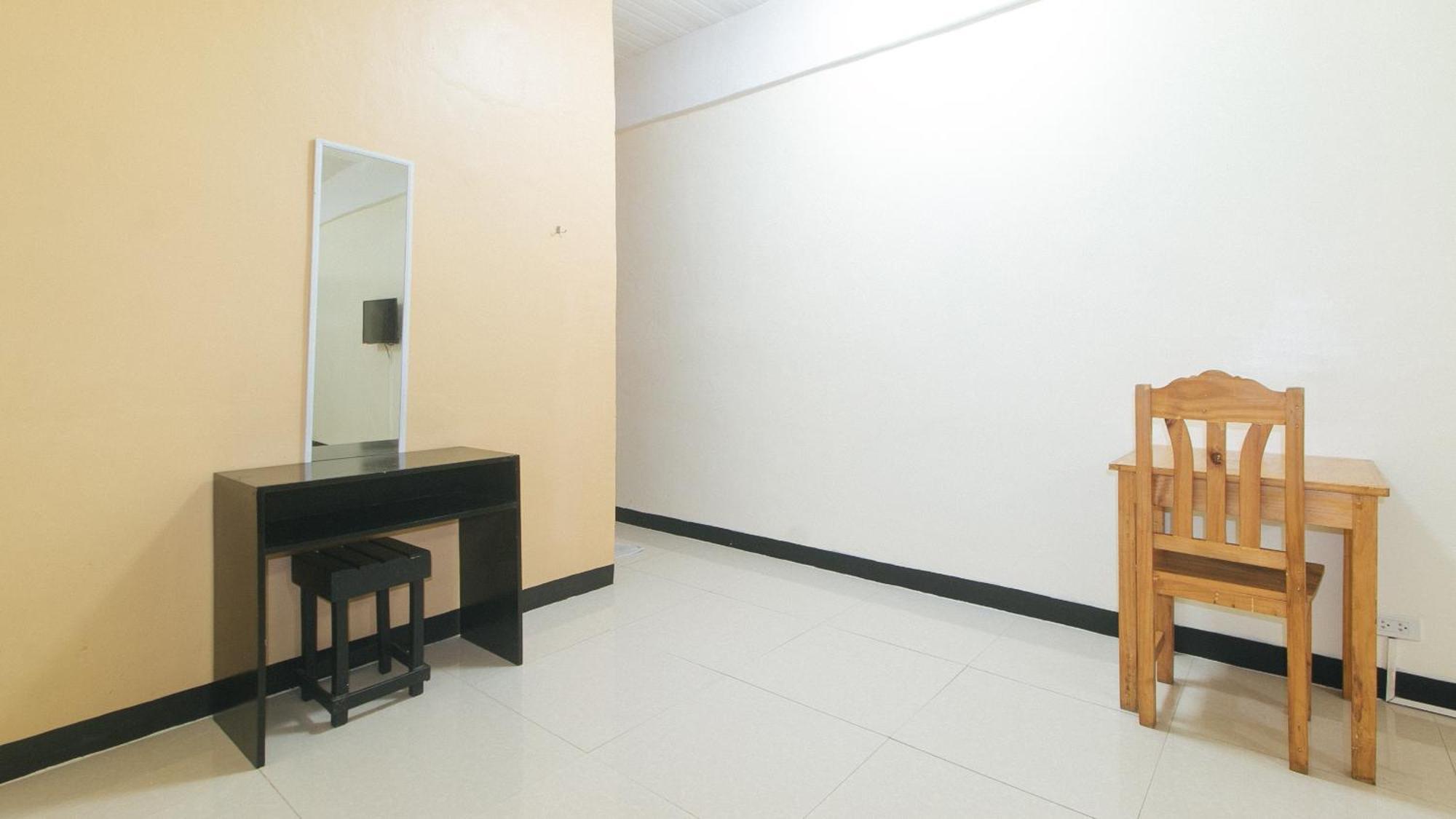 Reddoorz Near Sm City Muntinlupa San Pedro  エクステリア 写真